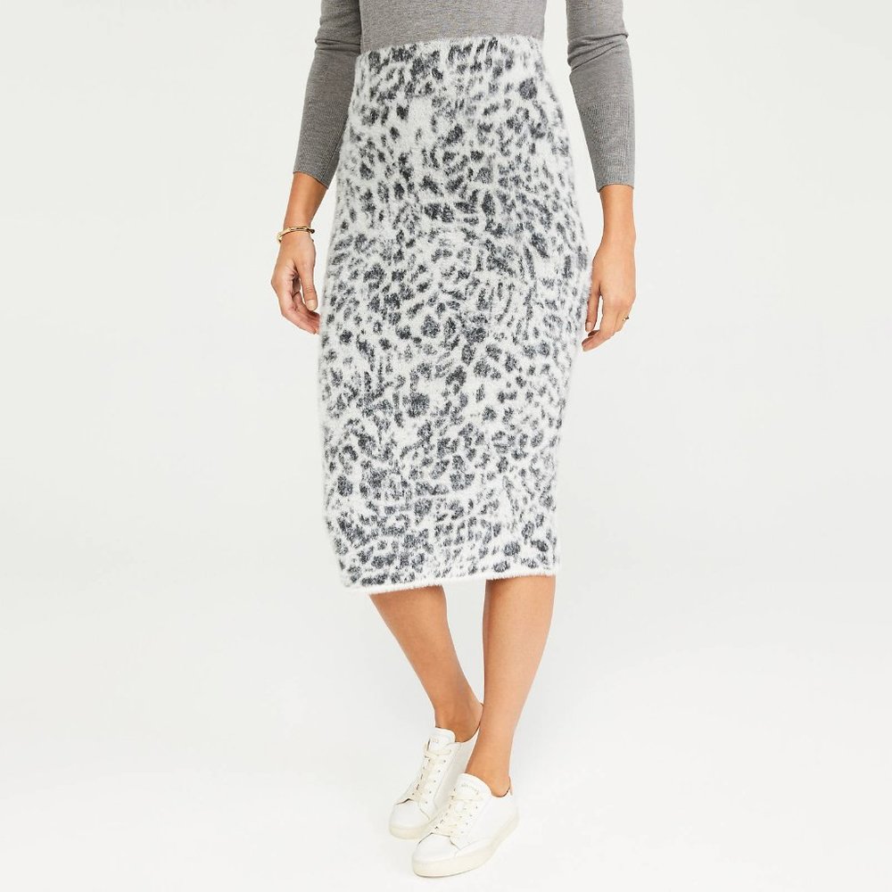 🔥 Ann Taylor Snow Leopard Sweater Skirt XS